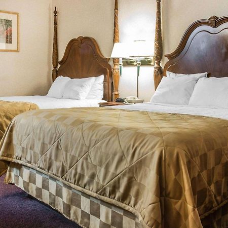 Clarion Hotel Beachfront Mackinaw City Εξωτερικό φωτογραφία