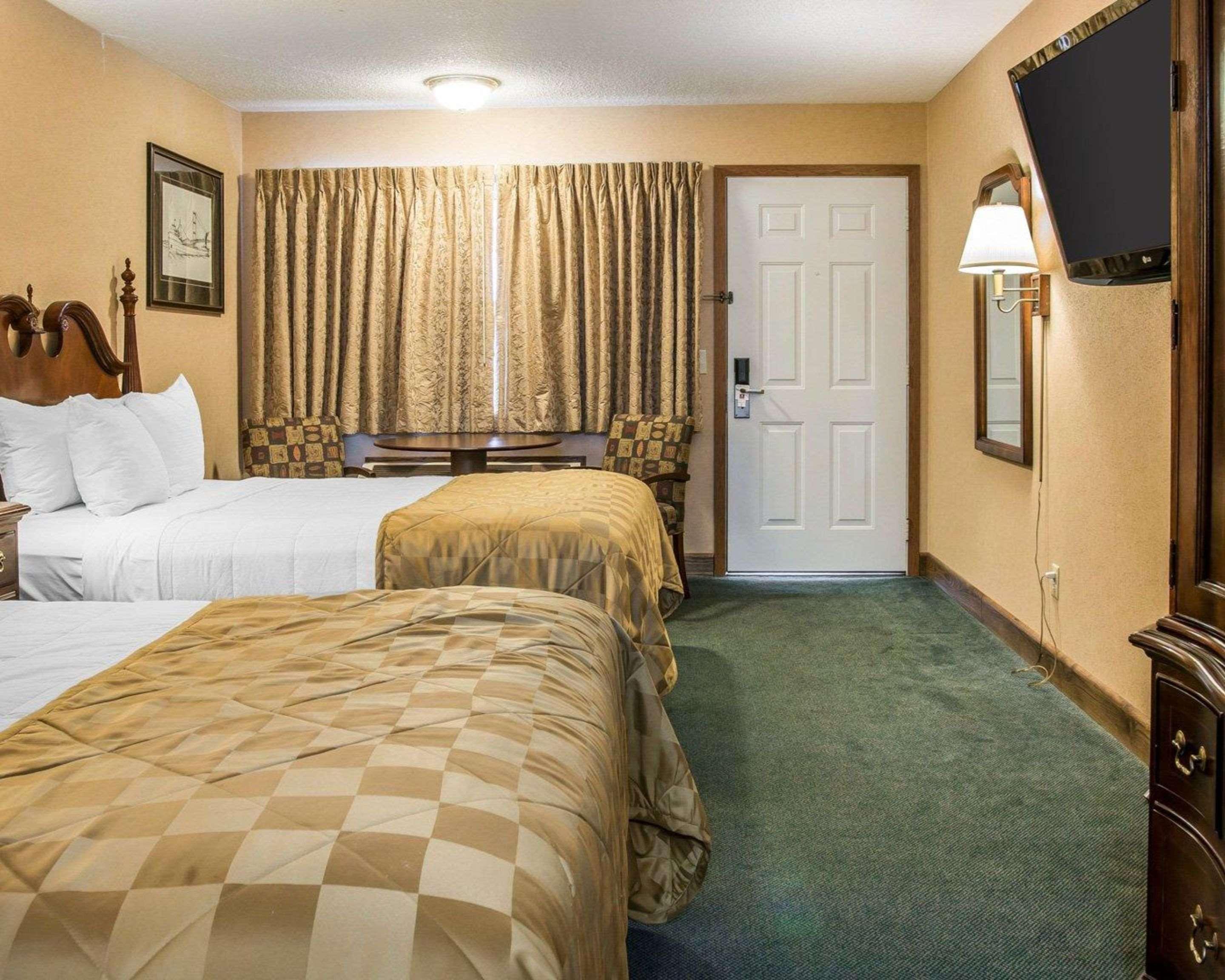 Clarion Hotel Beachfront Mackinaw City Εξωτερικό φωτογραφία