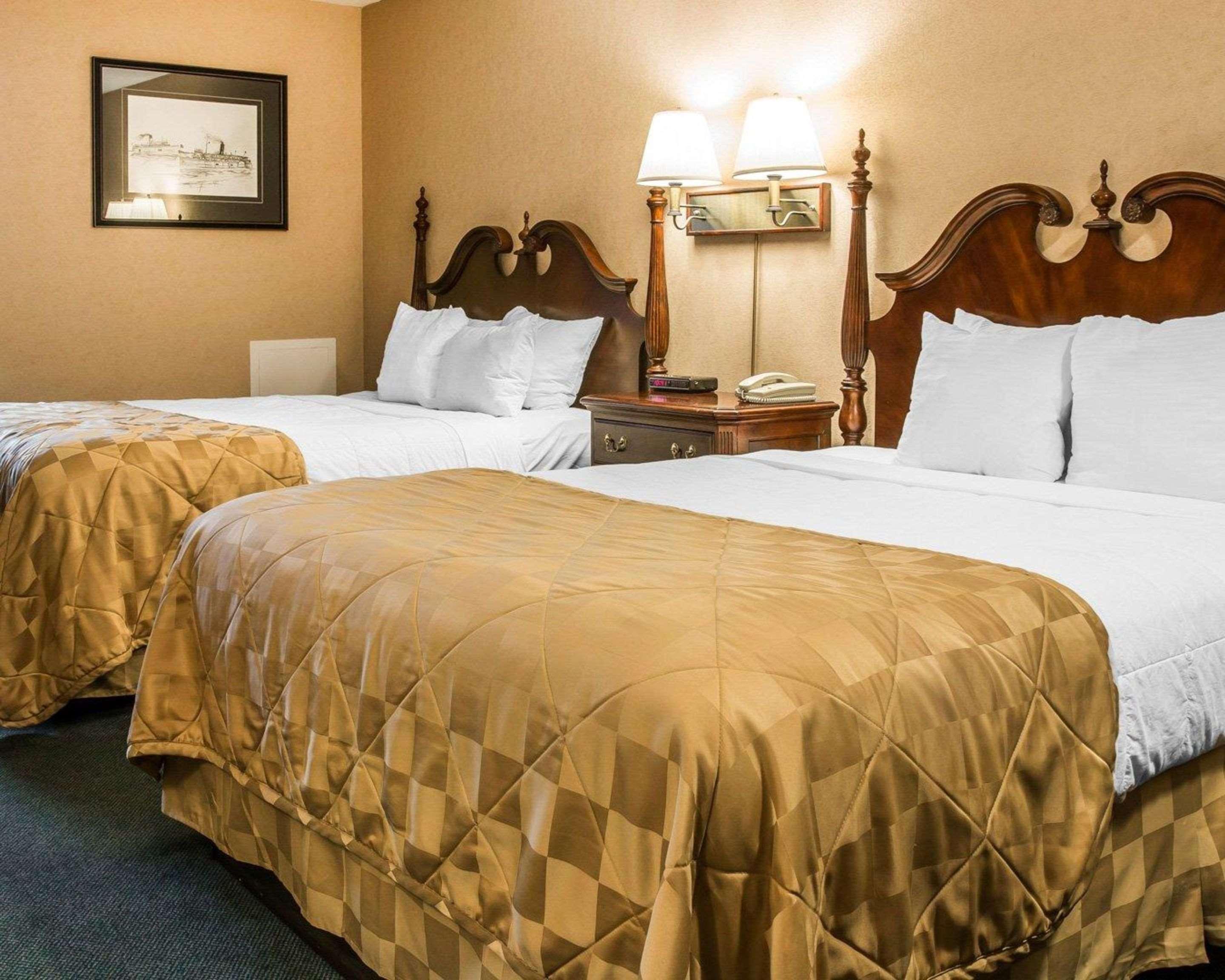 Clarion Hotel Beachfront Mackinaw City Εξωτερικό φωτογραφία