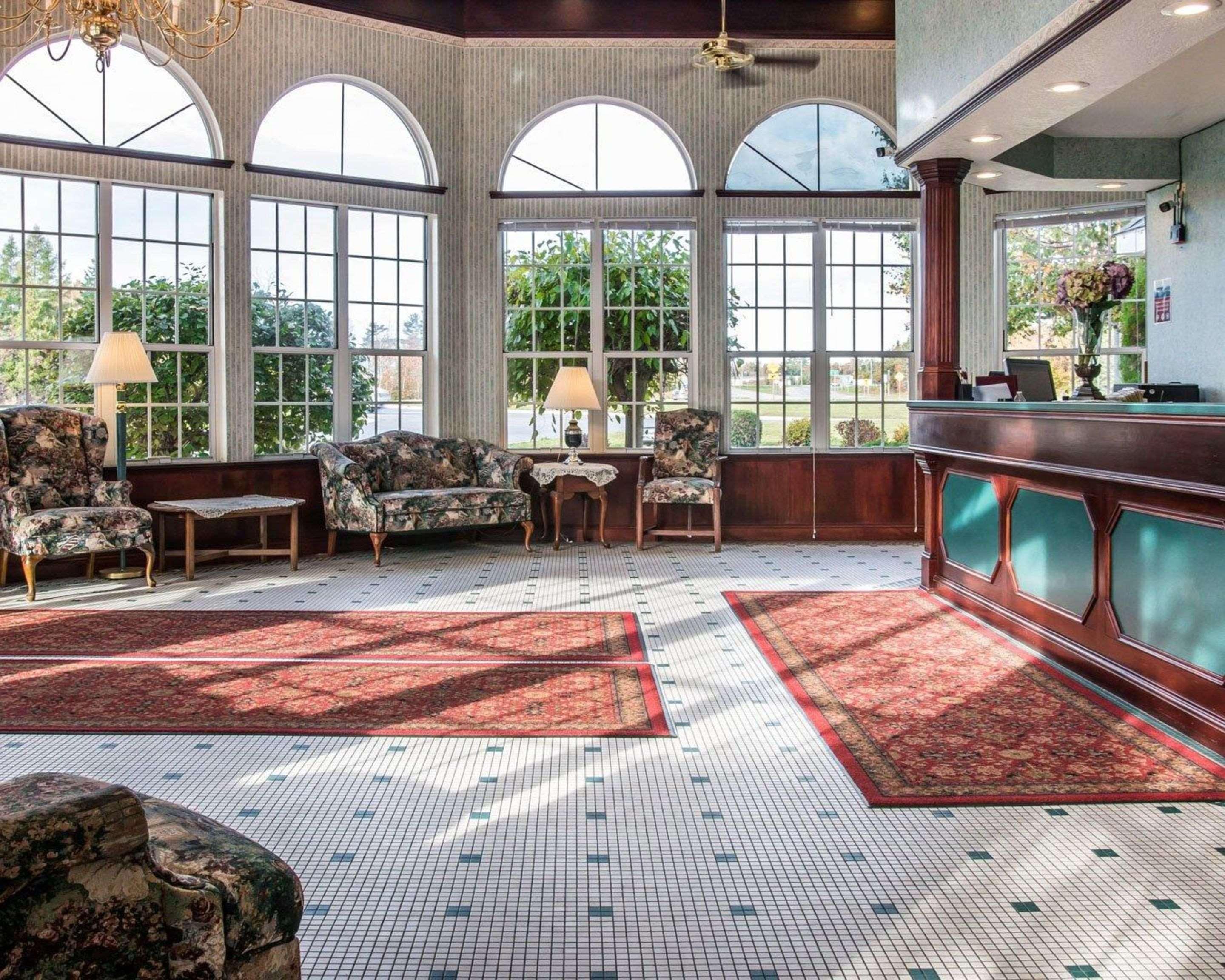 Clarion Hotel Beachfront Mackinaw City Εξωτερικό φωτογραφία