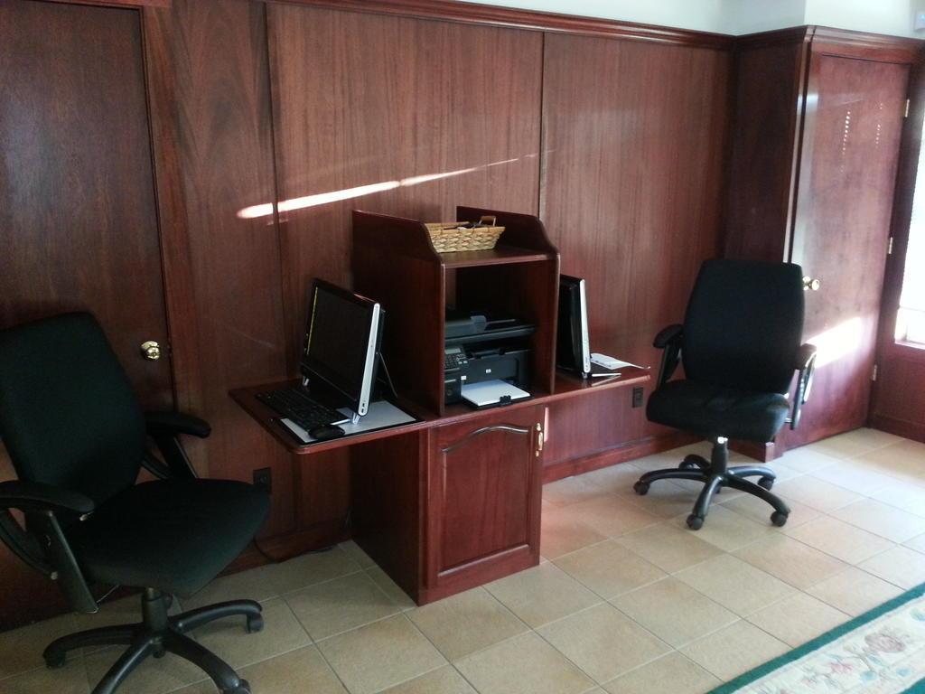 Clarion Hotel Beachfront Mackinaw City Εξωτερικό φωτογραφία