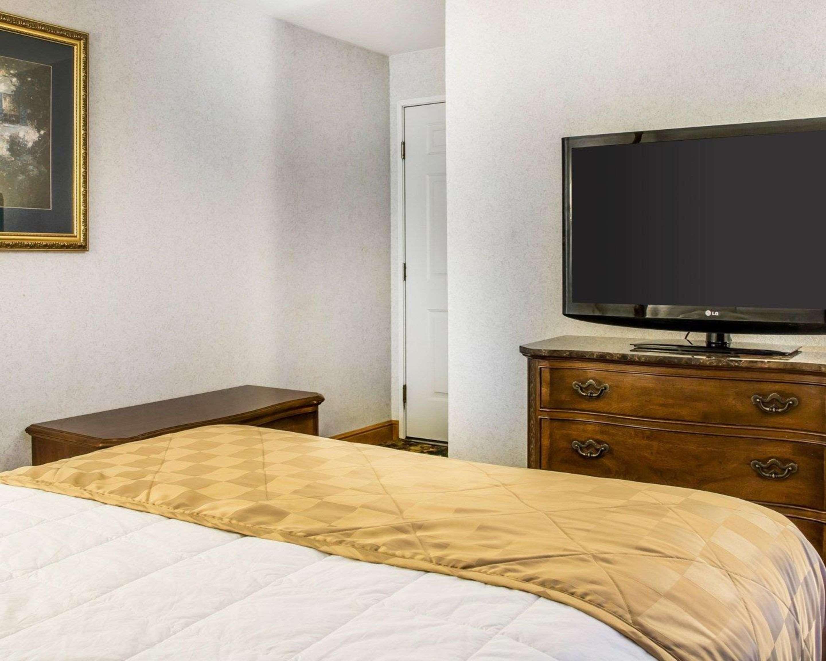 Clarion Hotel Beachfront Mackinaw City Εξωτερικό φωτογραφία