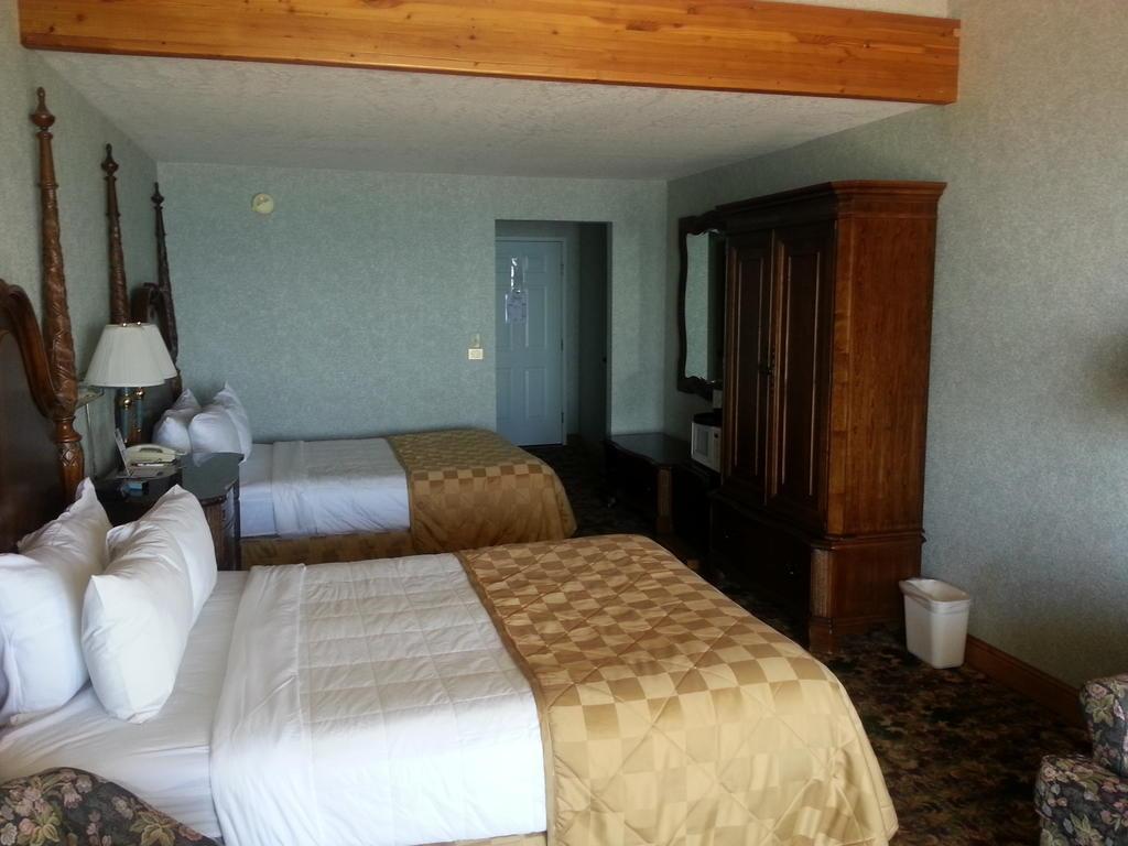 Clarion Hotel Beachfront Mackinaw City Εξωτερικό φωτογραφία