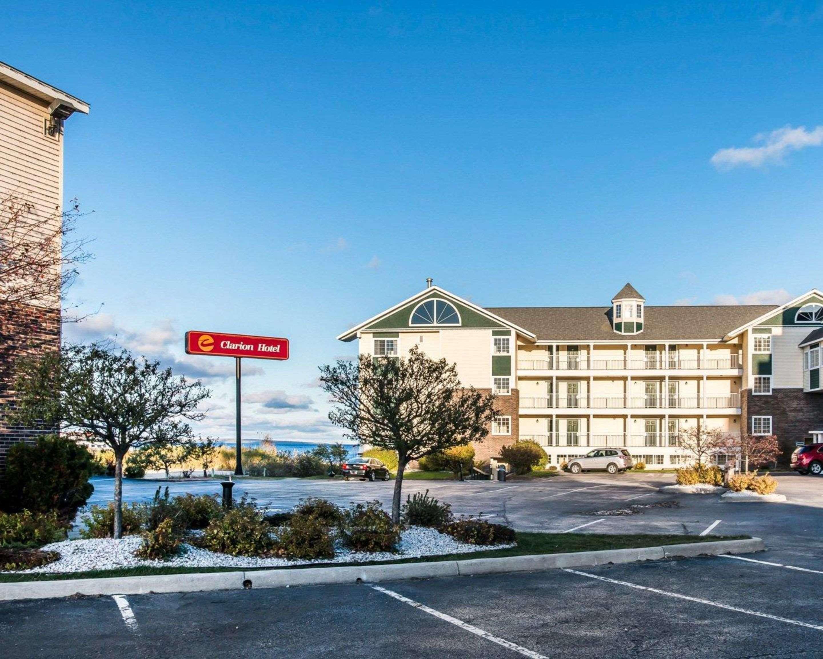 Clarion Hotel Beachfront Mackinaw City Εξωτερικό φωτογραφία