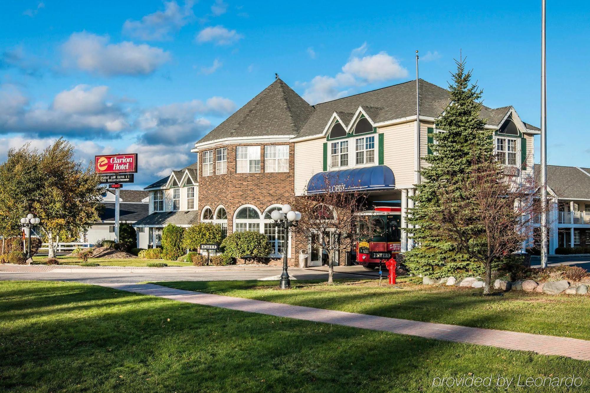 Clarion Hotel Beachfront Mackinaw City Εξωτερικό φωτογραφία
