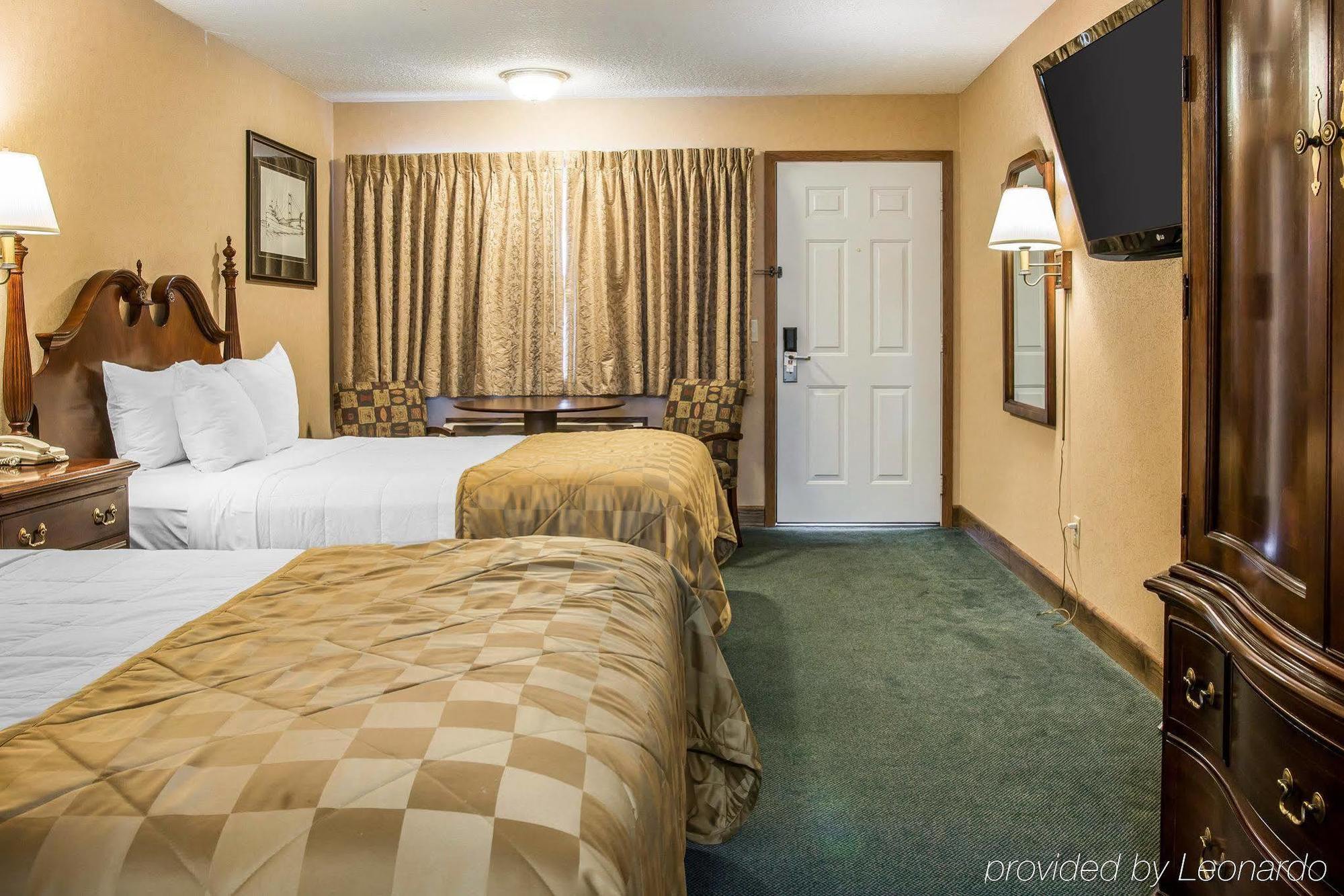 Clarion Hotel Beachfront Mackinaw City Εξωτερικό φωτογραφία