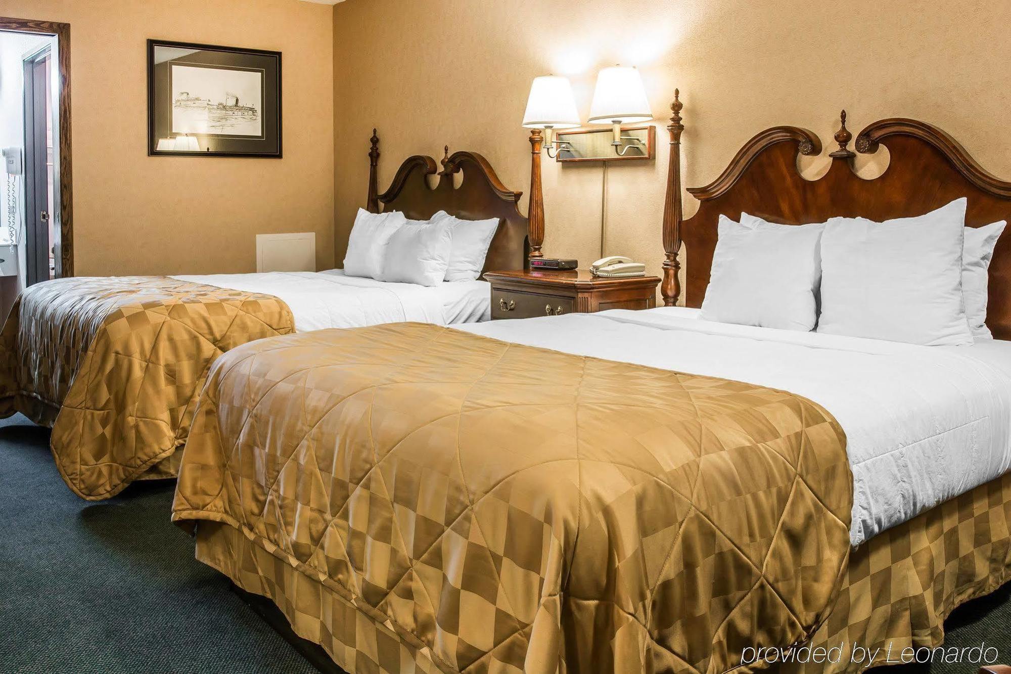 Clarion Hotel Beachfront Mackinaw City Εξωτερικό φωτογραφία