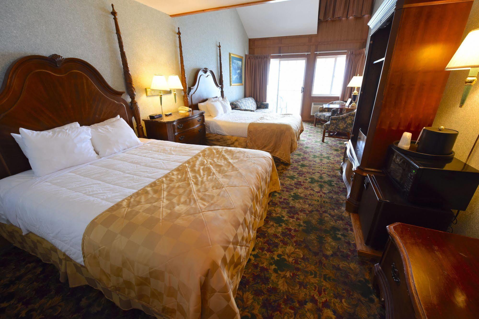 Clarion Hotel Beachfront Mackinaw City Εξωτερικό φωτογραφία